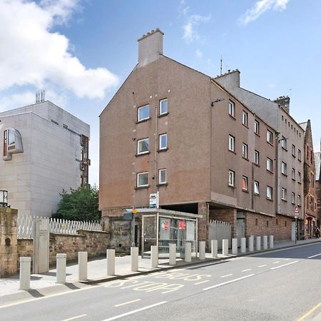 Joivy Contemporary Royal Mile Apartment With Balcony إدنبرة المظهر الخارجي الصورة