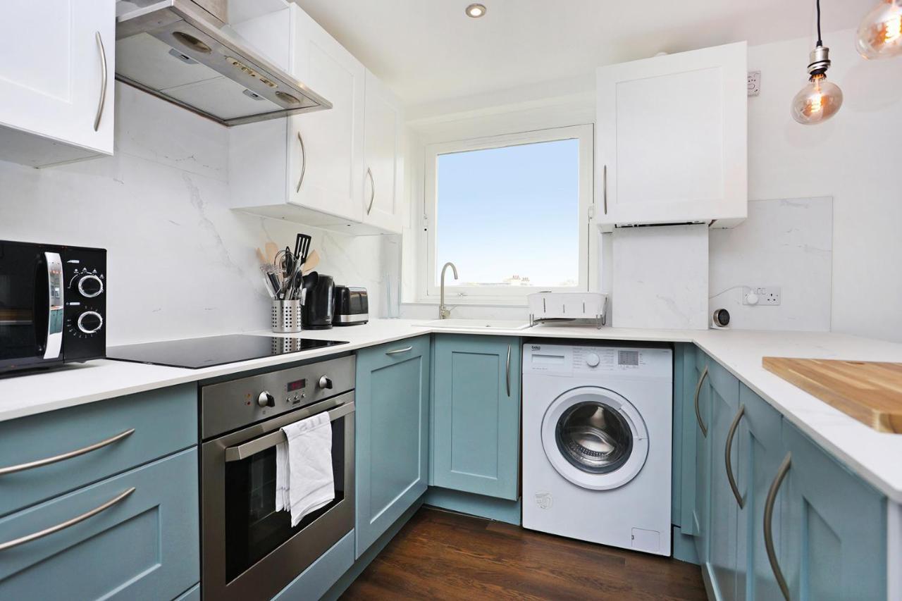 Joivy Contemporary Royal Mile Apartment With Balcony إدنبرة المظهر الخارجي الصورة