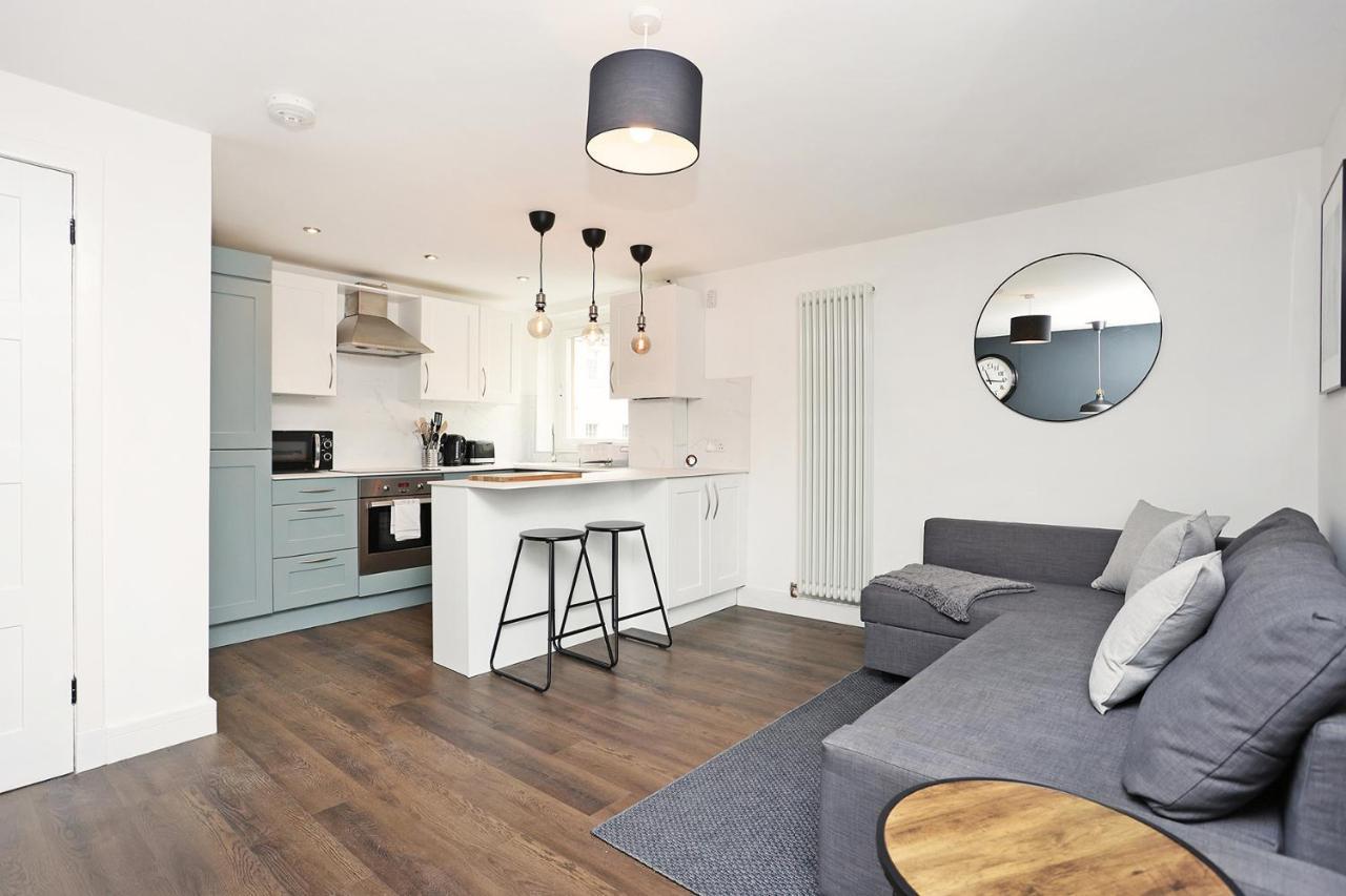 Joivy Contemporary Royal Mile Apartment With Balcony إدنبرة المظهر الخارجي الصورة