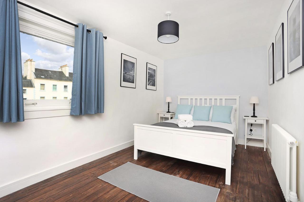 Joivy Contemporary Royal Mile Apartment With Balcony إدنبرة المظهر الخارجي الصورة