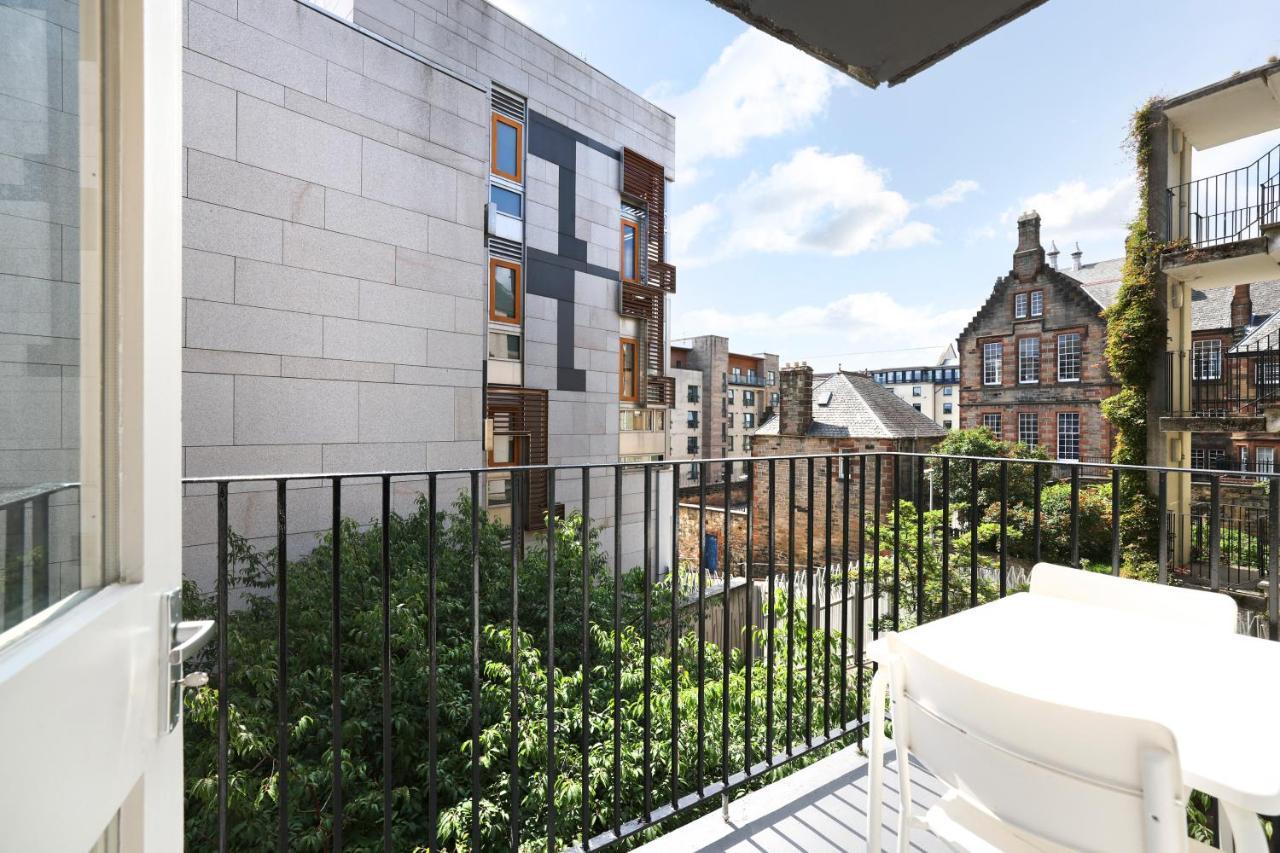 Joivy Contemporary Royal Mile Apartment With Balcony إدنبرة المظهر الخارجي الصورة