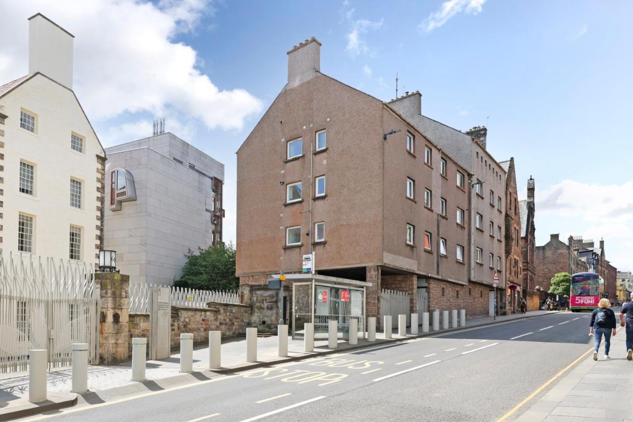 Joivy Contemporary Royal Mile Apartment With Balcony إدنبرة المظهر الخارجي الصورة